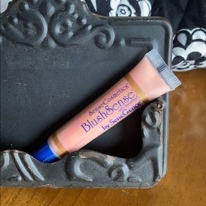 BlushSense, pouty pink- sealed
